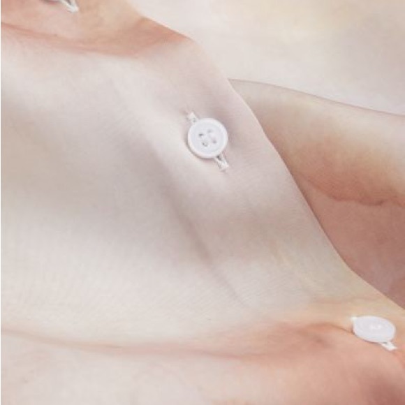 Short sleeve satin blouse - Picture 2 of 5